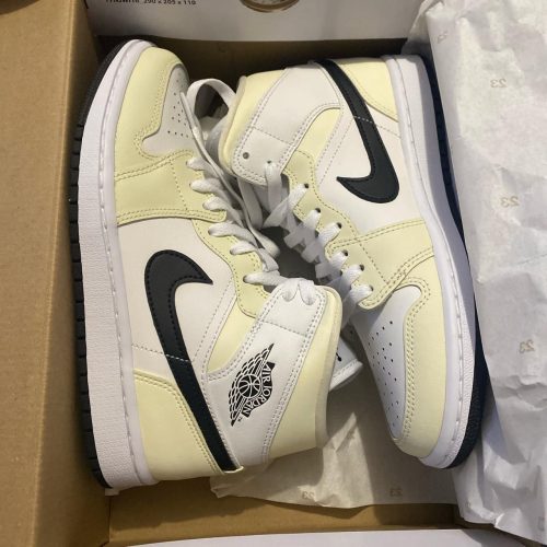 Air Jordan 1 mid coconut milk