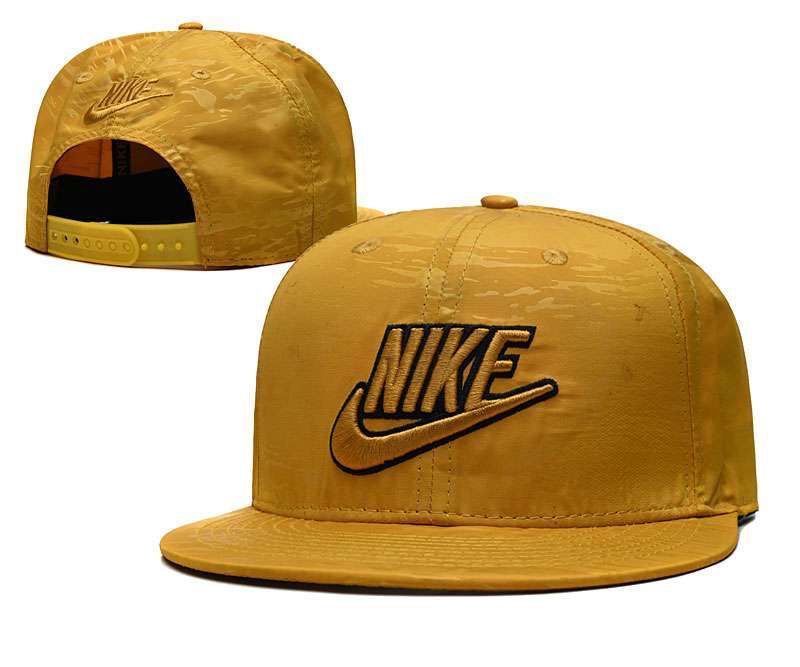 Nike Master Baseball Cap Gold