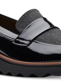 Clarks Women's Sharon Gracie Penny Loafer. W US